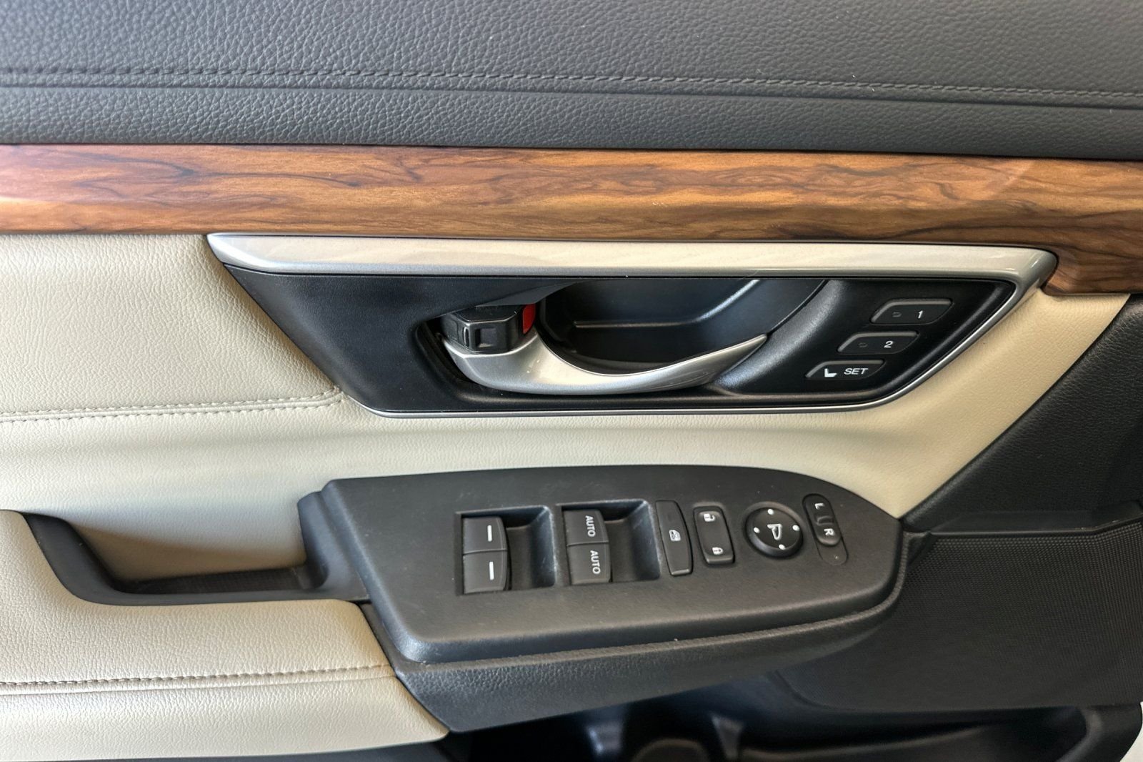 Used 2018  Honda EX-L image 10