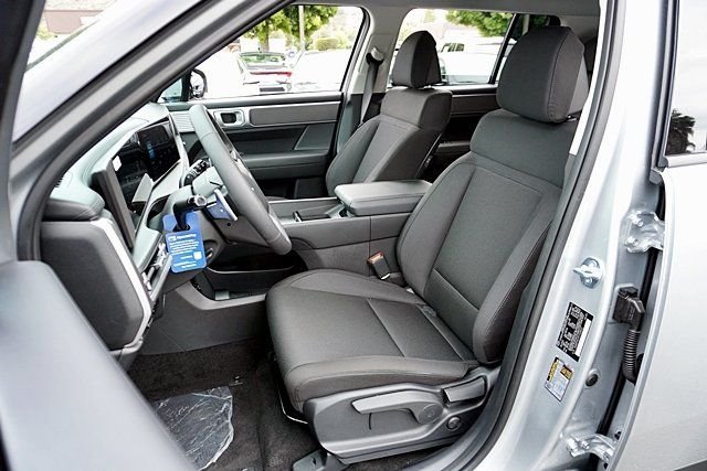 New 2026 Silver Hyundai SE image 19
