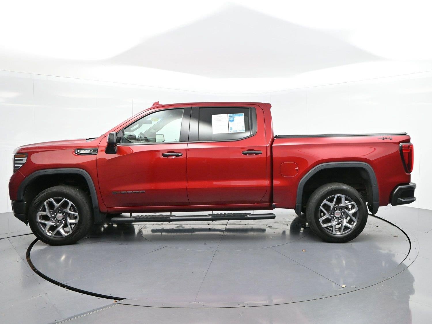 Used 2022 CAYENNE RED TINTCOAT GMC SLT image 4