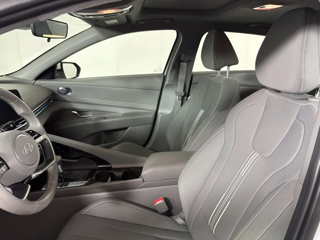 Used 2024 White Hyundai SEL image 18