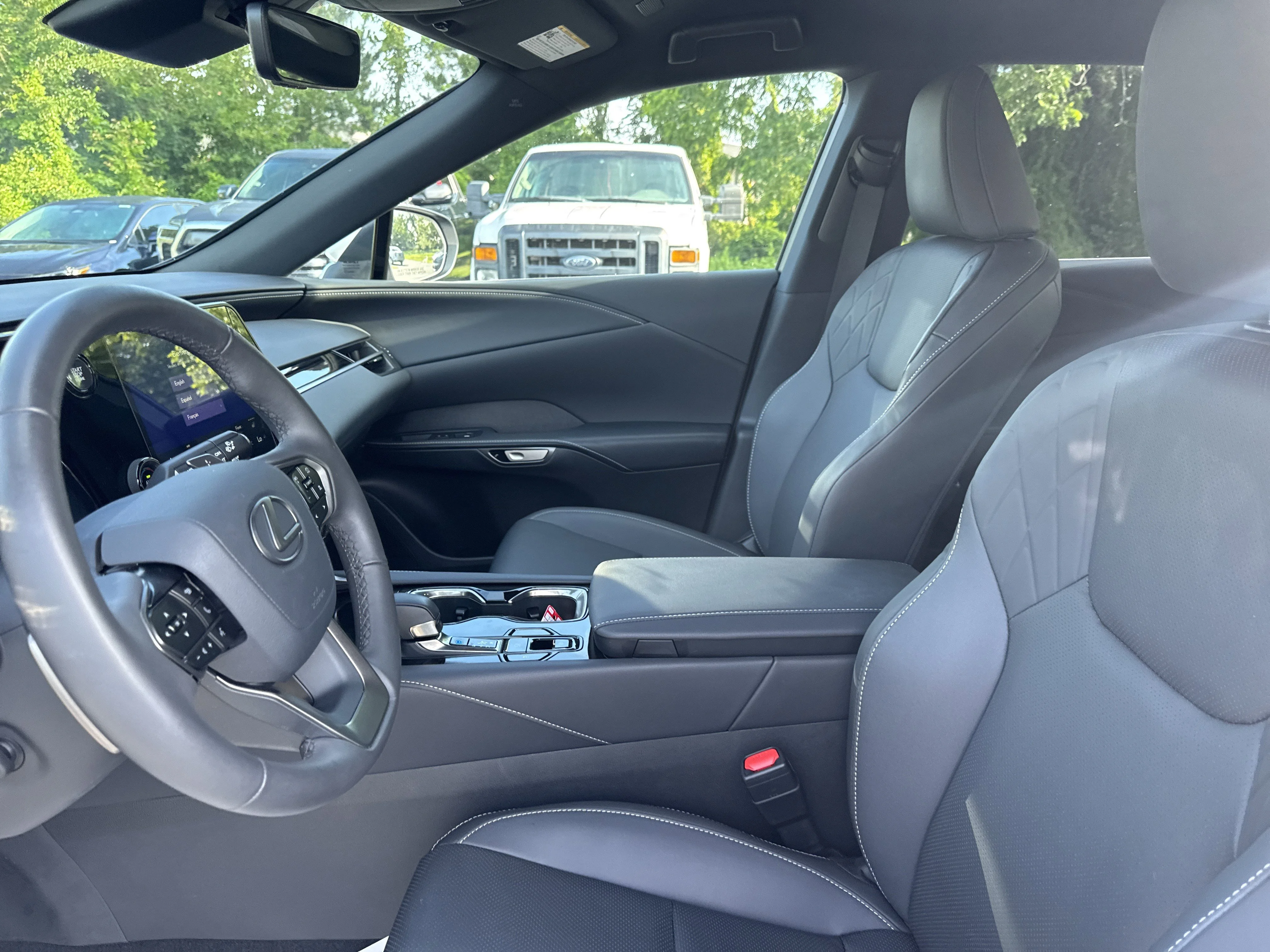 Used 2025  Lexus  image 13