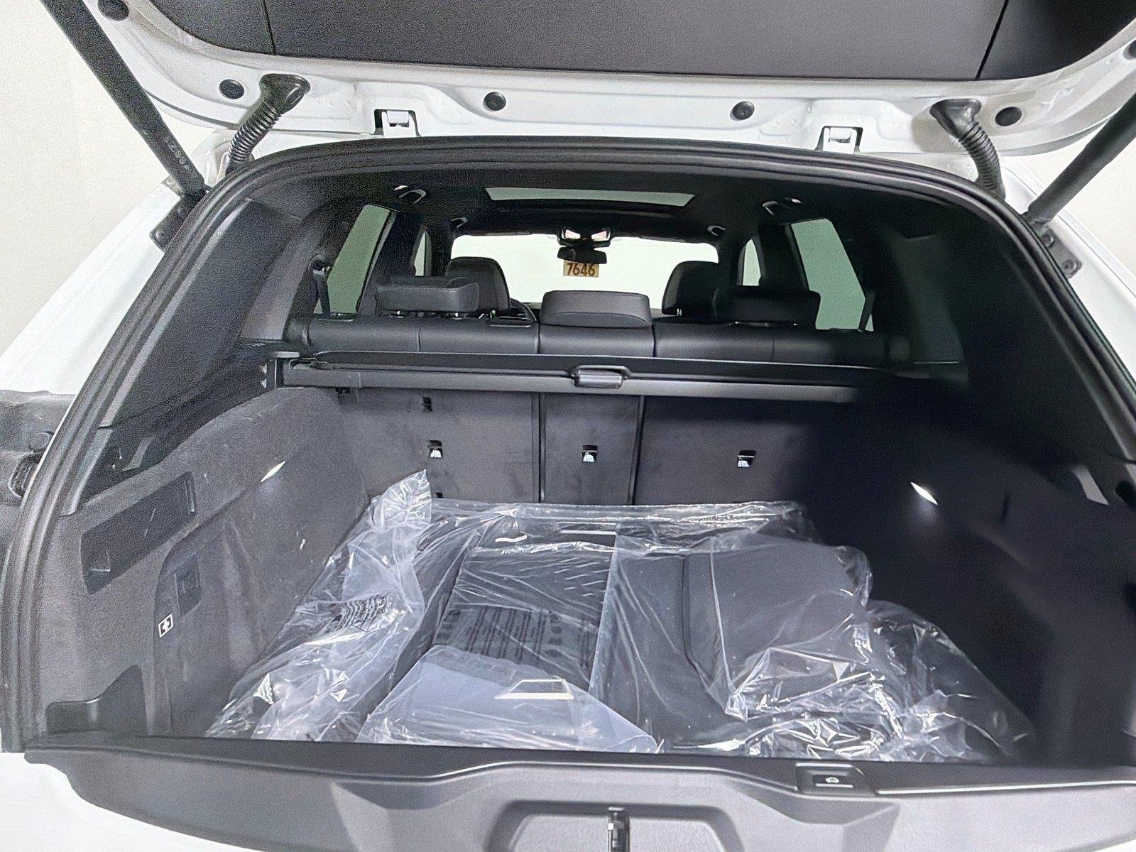 New 2026 Alpine White BMW sDrive40i image 28