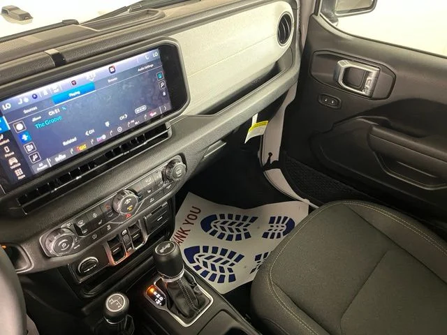 Used 2026 White/off-white Jeep Sport S image 36