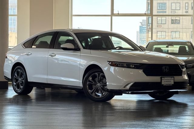 New 2026 Platinum White Pearl Honda EX-L image 2