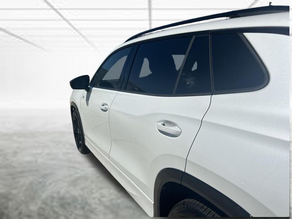 New 2026 White/off-white Volkswagen 2.0T SE R-Line Black image 30