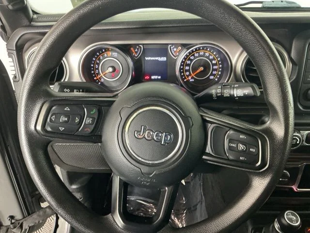 Used 2019  Jeep Sport image 15