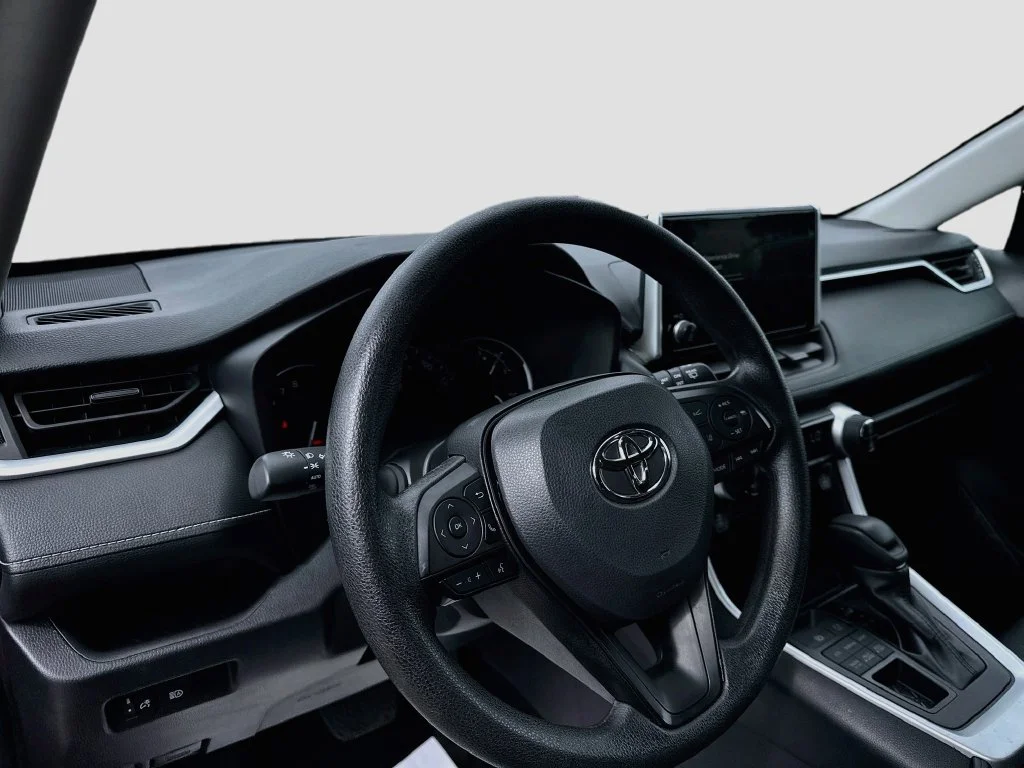 Used 2025 Red Toyota XLE image 9