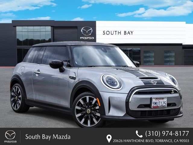 2024 MINI Hardtop Cooper SE's photo