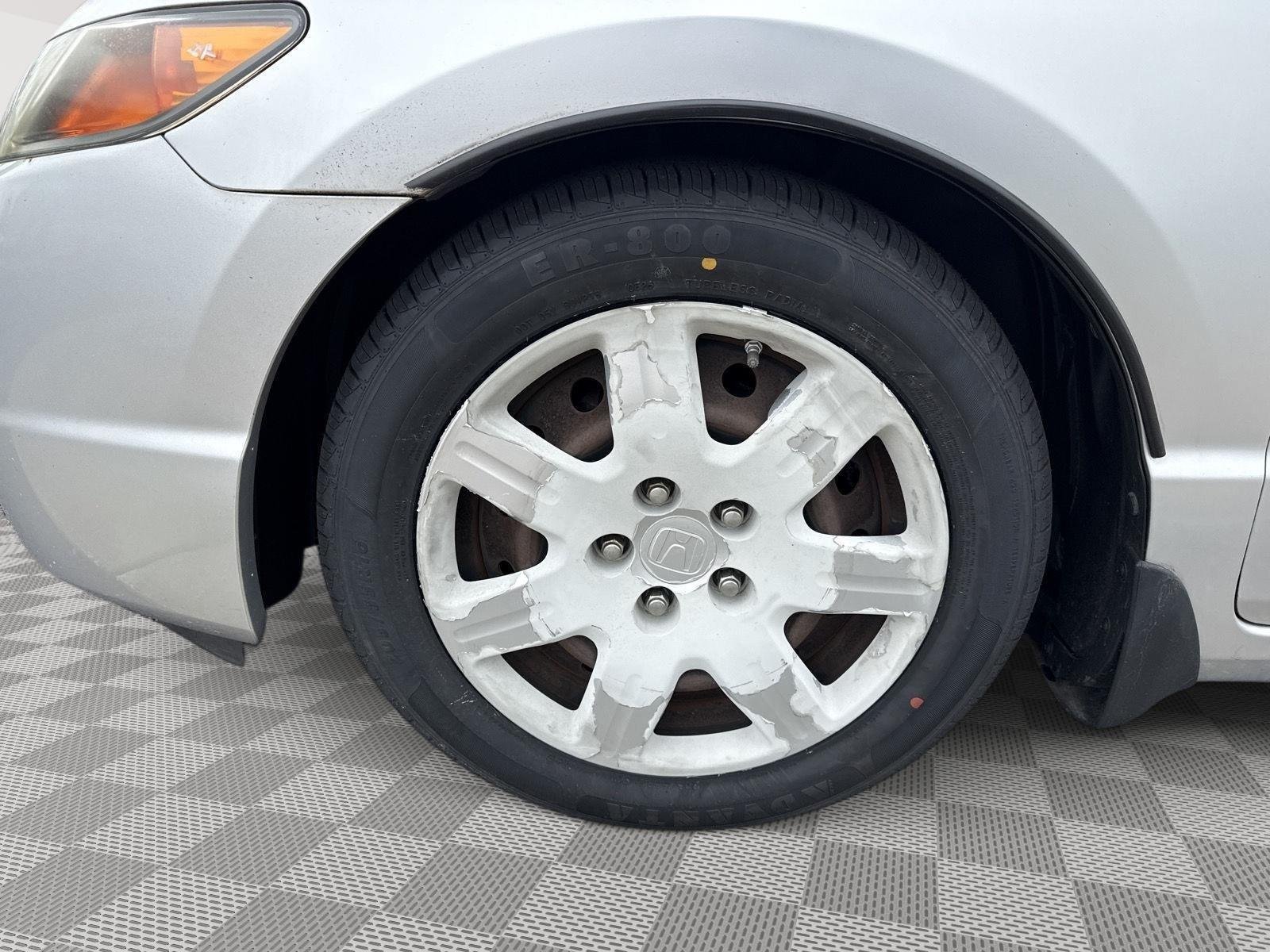 Used 2008 Alabaster Silver Metallic Honda LX image 16