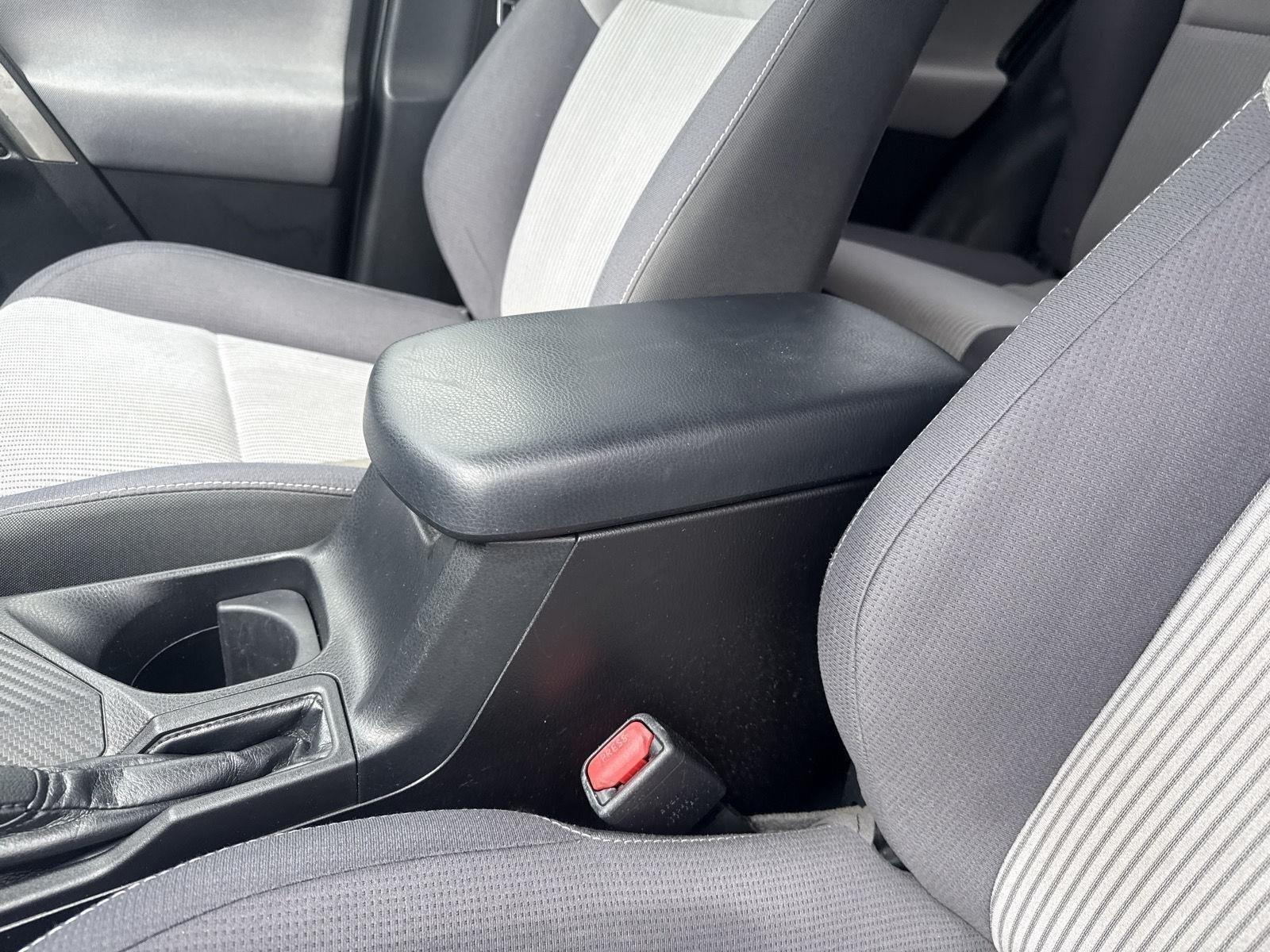 Used 2014 Classic Silver Metallic Toyota XLE image 15