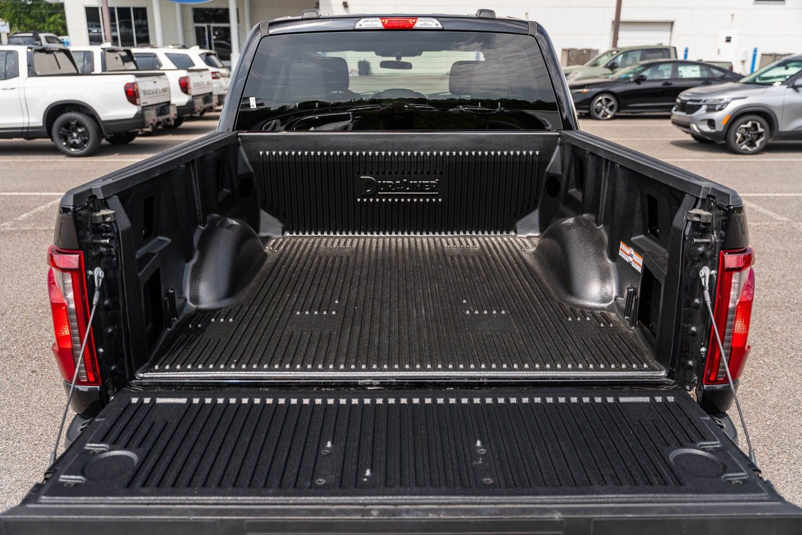 2025 Ford F-150 XLT - Photo 15
