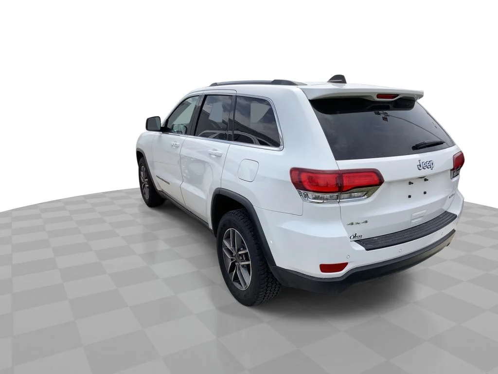 Used 2020 White Jeep Laredo E image 5