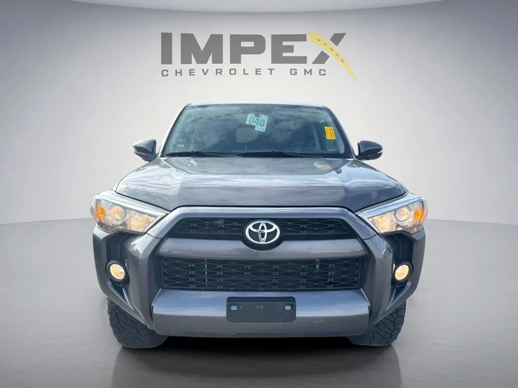 Used 2018  Toyota SR5 image 6