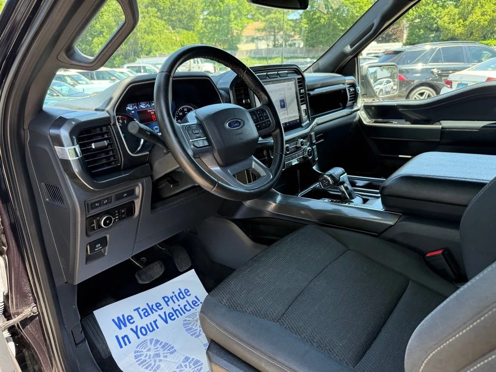 Used 2023 Black Ford XLT image 18