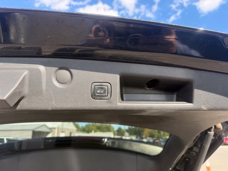 Used 2022 Black Chevrolet LT image 7