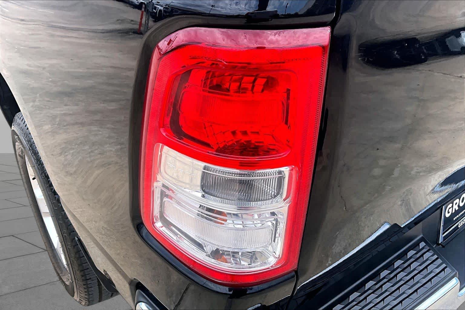 Used 2019 Diamond Black Crystal Pearlcoat Ram Tradesman image 29