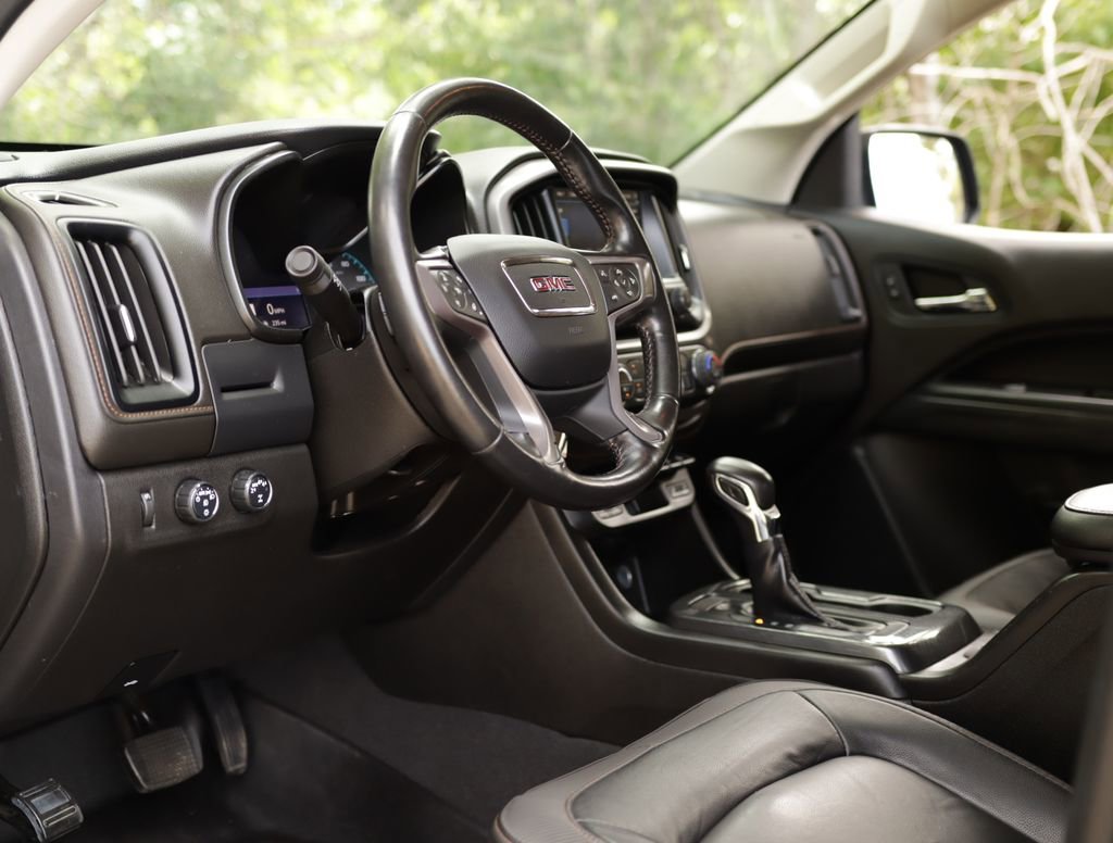 Used 2022 Satin Steel Metallic GMC AT4 - Leather image 9
