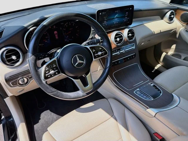 Used 2022  Mercedes-Benz GLC 300 image 9