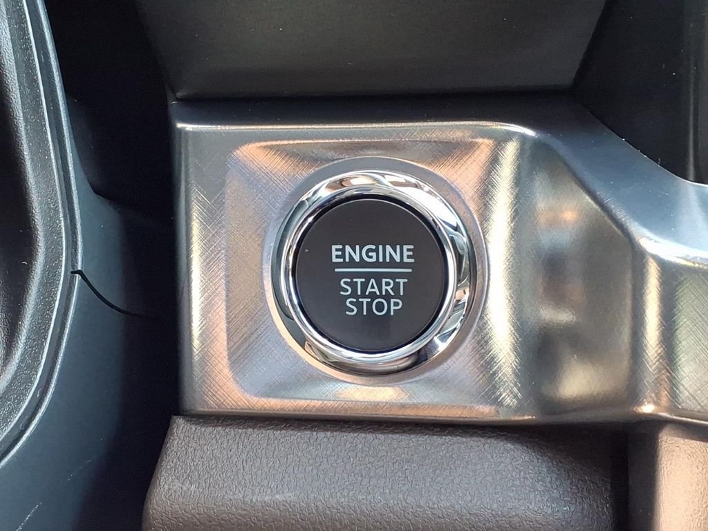 New 2026 Star White Metallic Tri-Coat Ford F-250® King Ranch® image 25