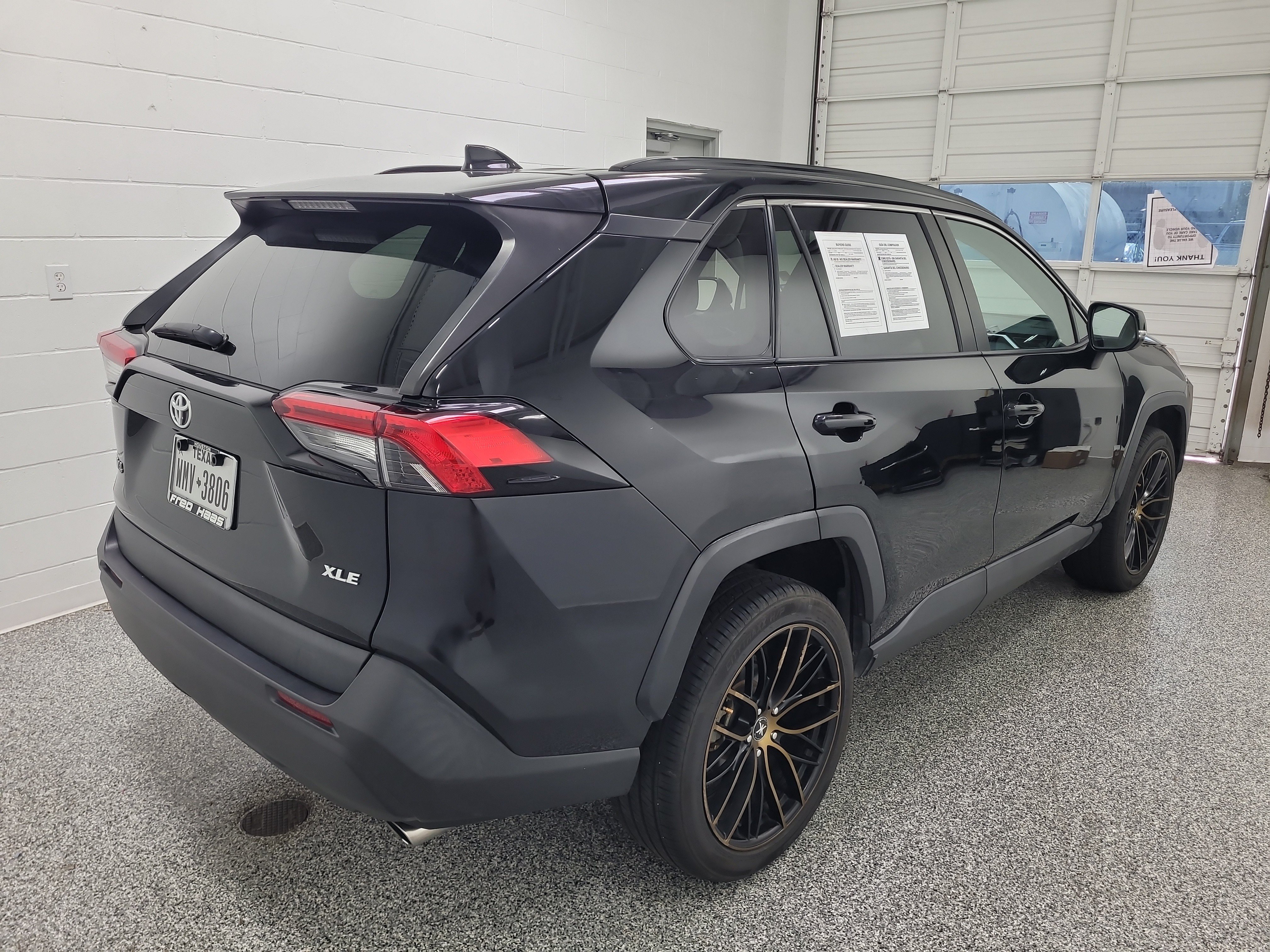 Used 2021 Black Toyota XLE image 4