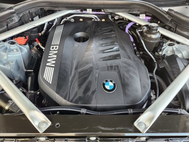 Used 2024 Gray BMW xDrive40i image 34