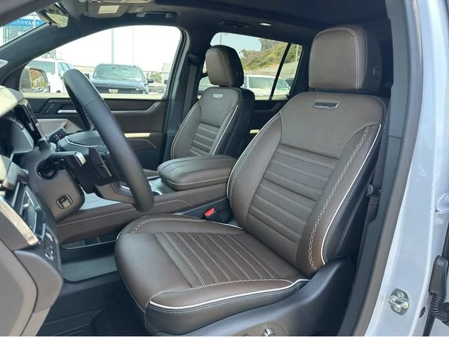 2026 GMC Acadia Denali Ultimate - Photo 25