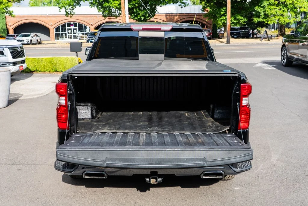 Used 2020 Black Chevrolet LT image 8