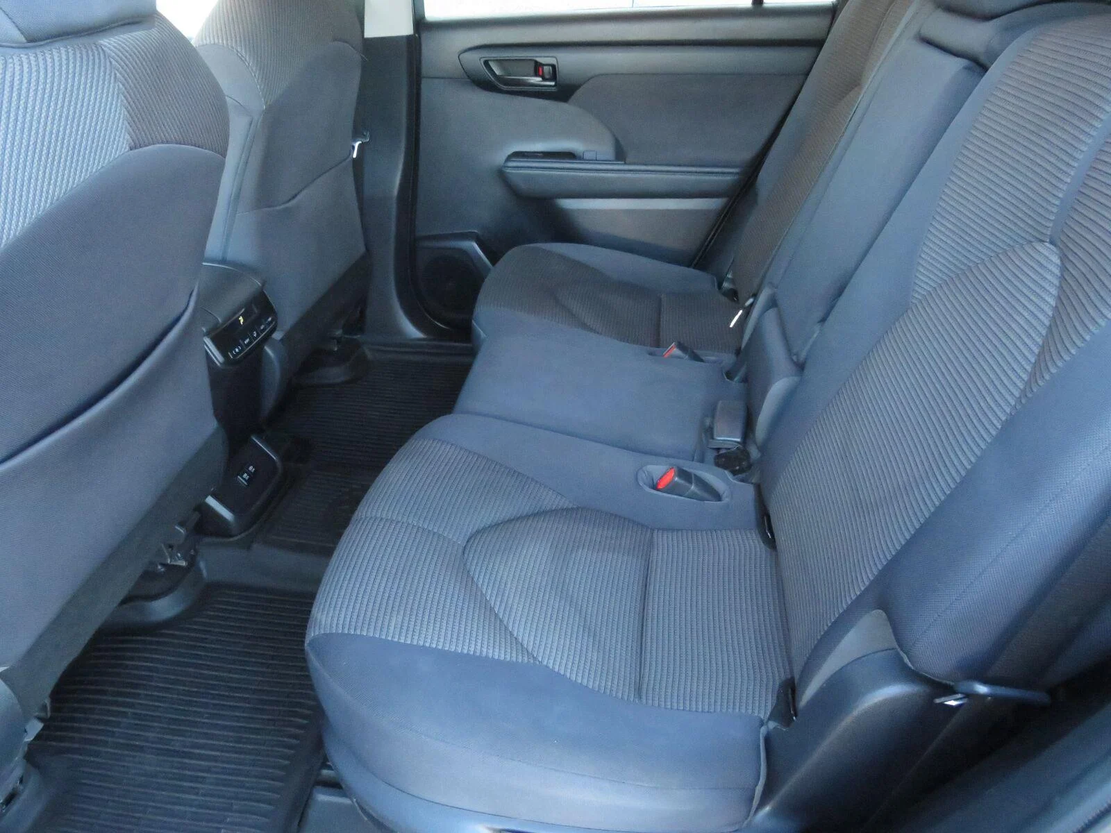 Used 2021 Magnetic Gray Met Toyota L image 23