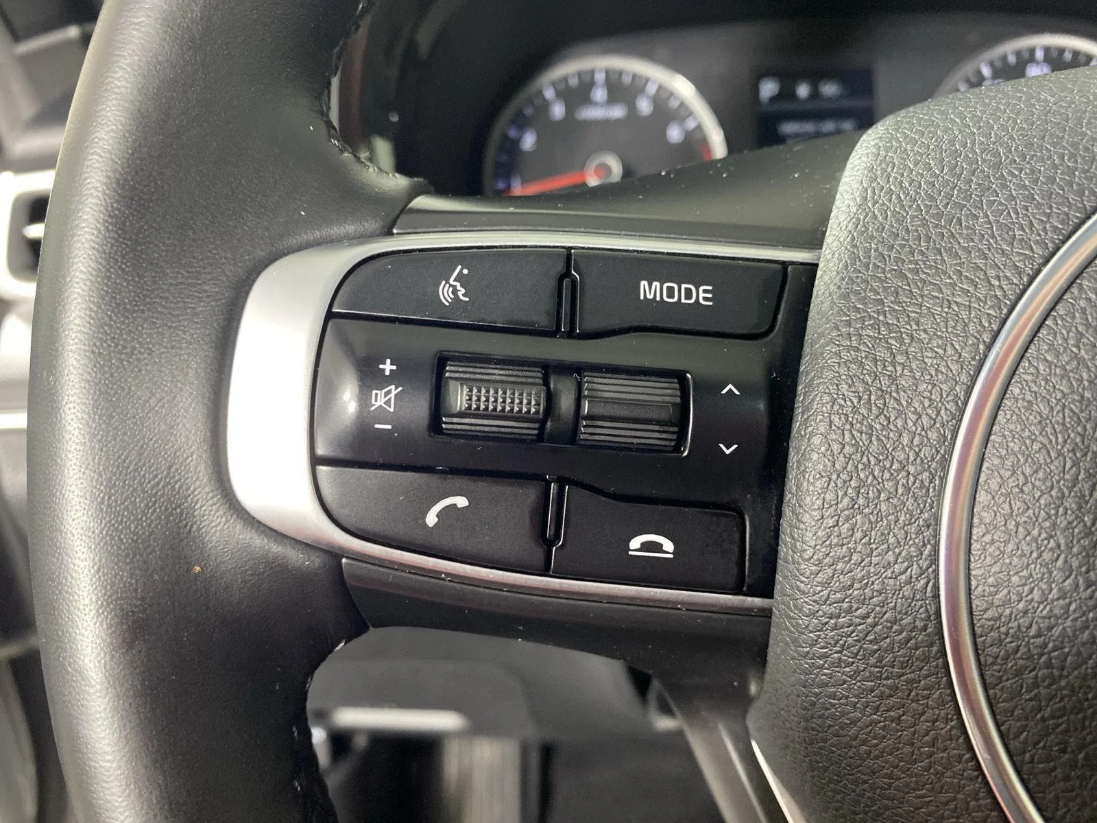 Used 2022 Wolf Gray Kia GT-Line image 15