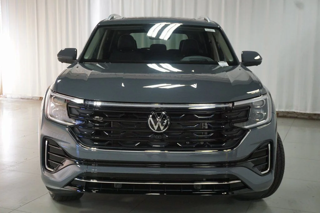 New 2026 Pure Gray Volkswagen 2.0T SEL Premium R-Line image 5