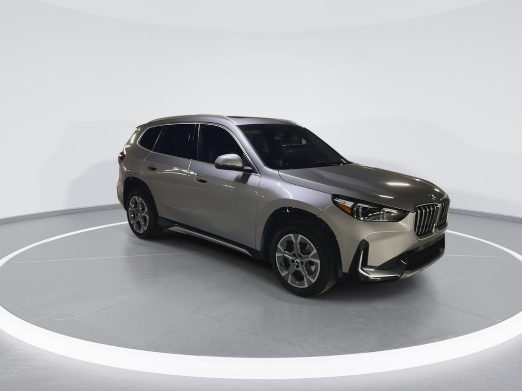 Used 2026 Silver Metallic BMW xDrive28i image 2