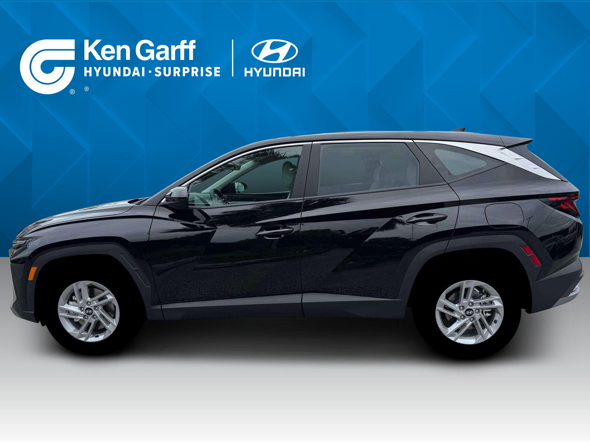 New 2026 Phantom Black Hyundai SE FWD image 3