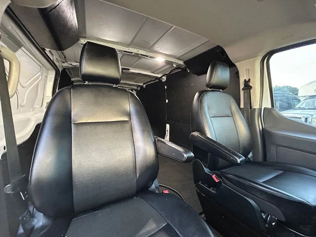 Used 2022 Oxford White Ford Base image 27
