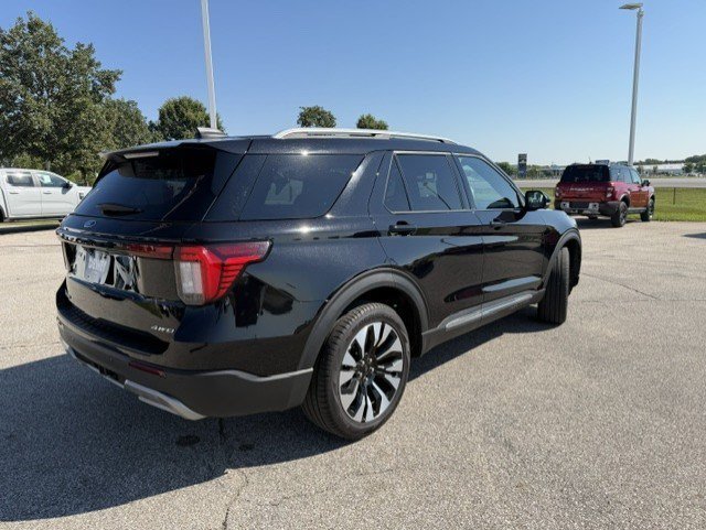 Used 2025 Black Metallic Ford Platinum image 7