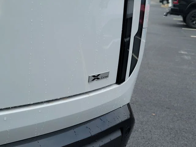New 2027 Glacial White Pearl Kia X-LINE SX image 8