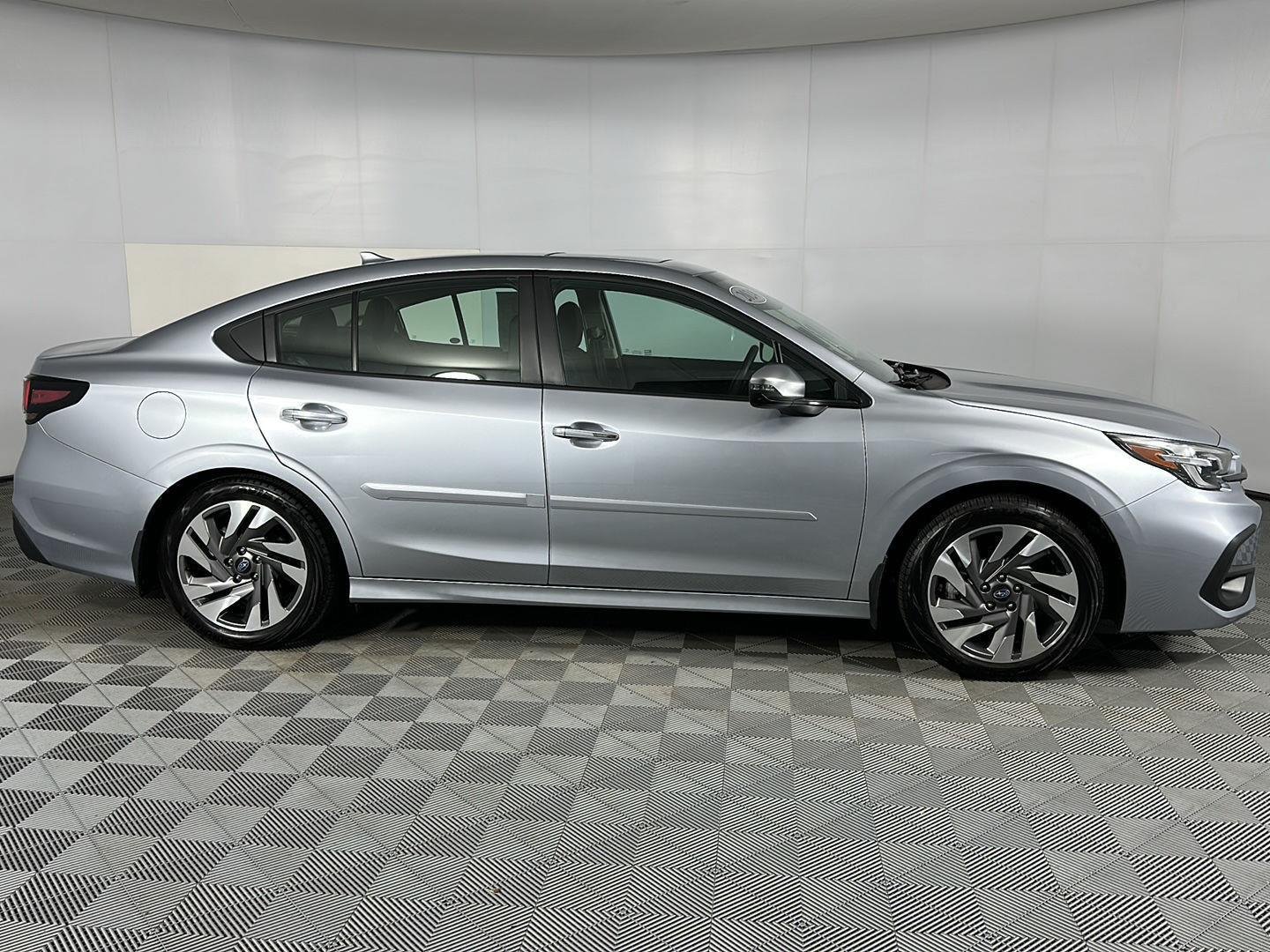 Used 2024 Ice Silver Metallic Subaru Touring XT image 31
