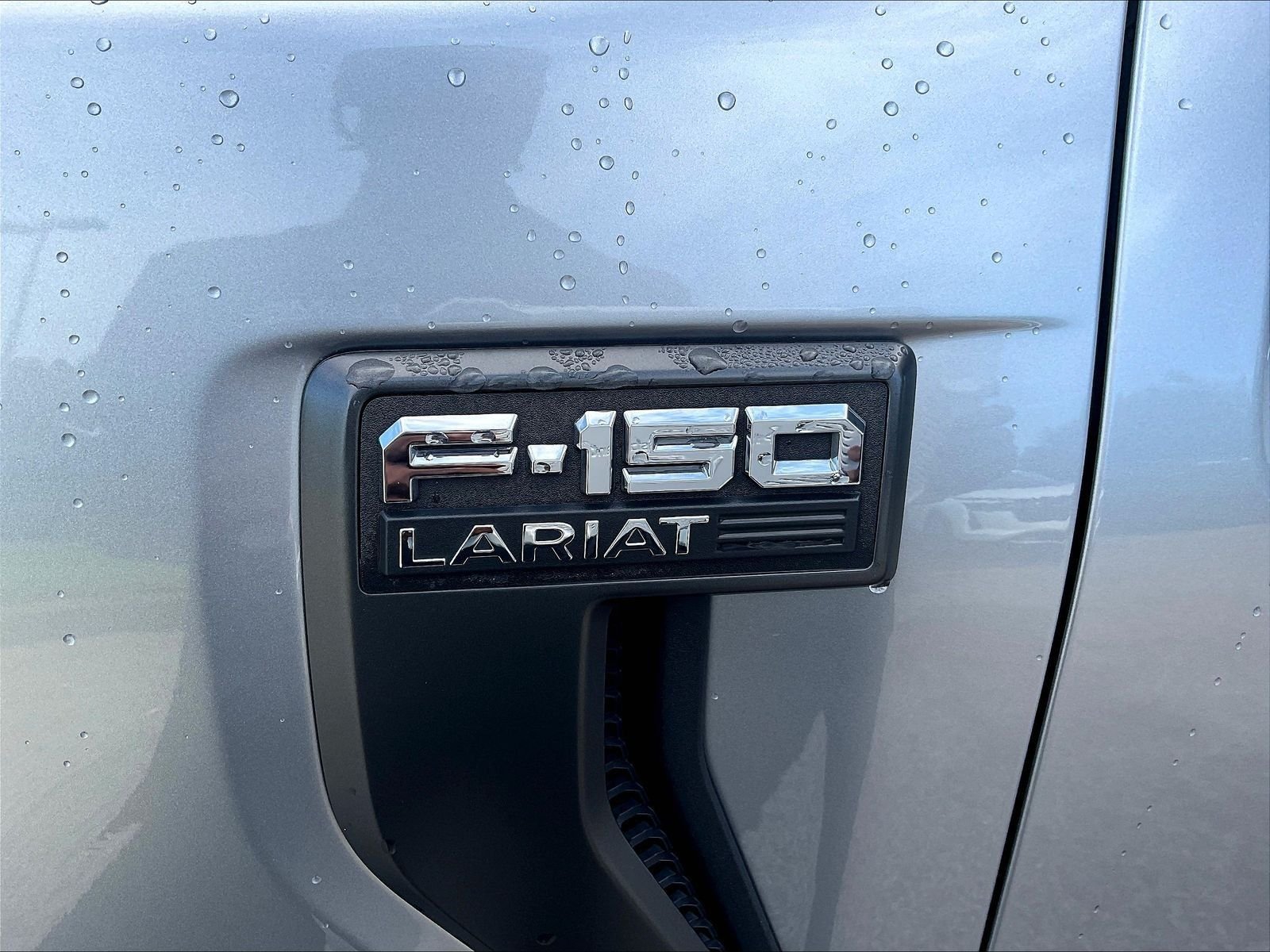 Used 2022 Silver Ford Lariat image 26