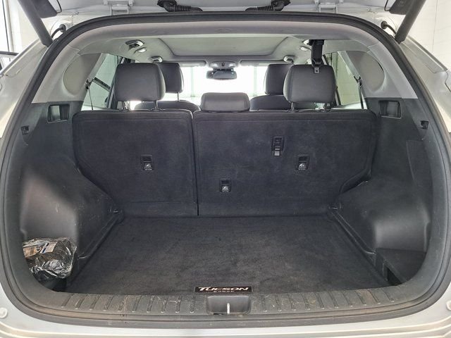Used 2018 Silver Hyundai Limited image 31