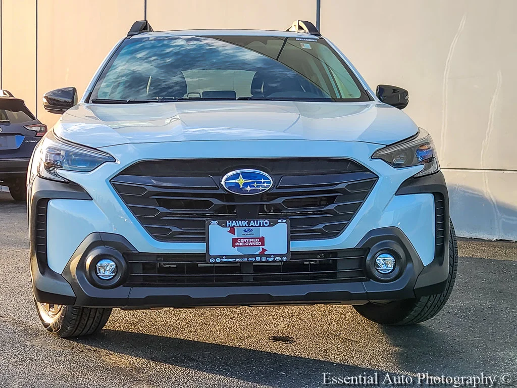 Used 2025 White Subaru Onyx Edition image 4