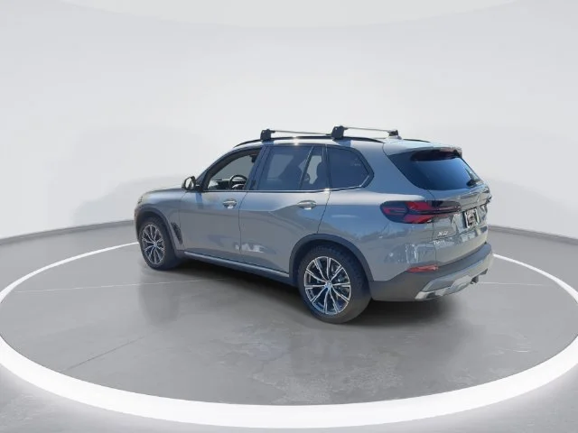 Used 2025  BMW xDrive40i image 6