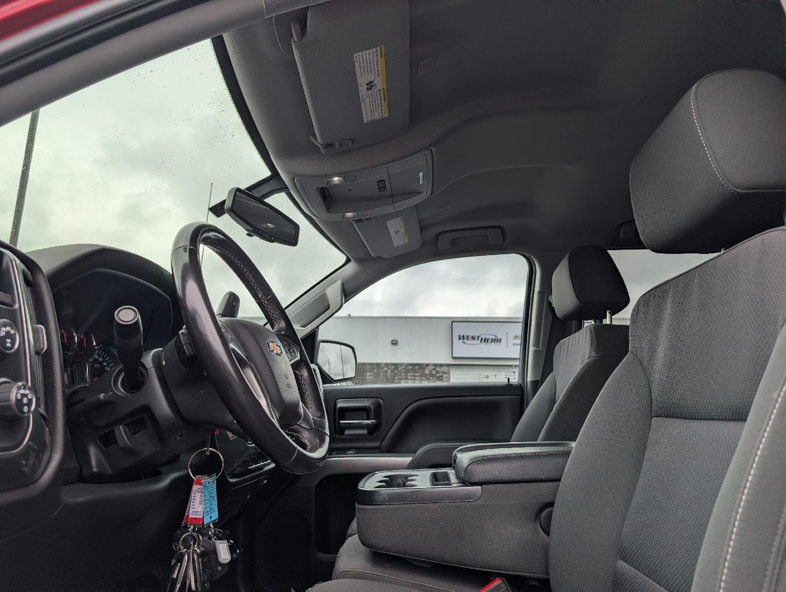 Used 2018 Cajun Red Tintcoat Chevrolet LT image 10