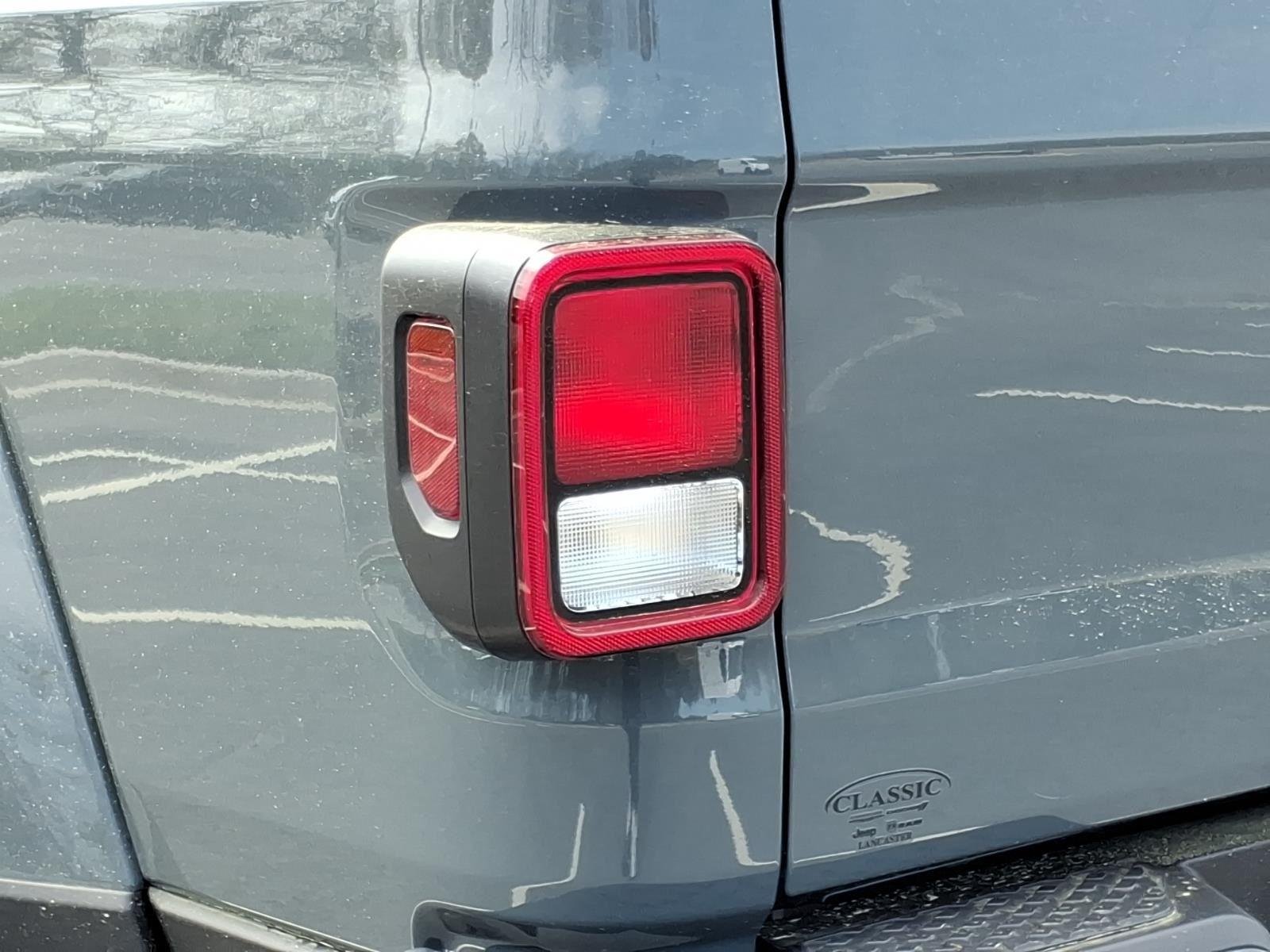 New 2026 Anvil Clear-Coat Exterior Paint Jeep Sahara image 17