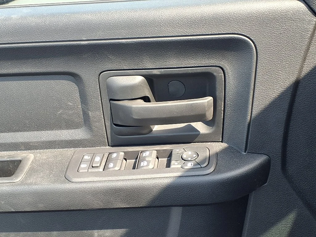 2025 RAM 3500 Chassis Tradesman - Photo 15