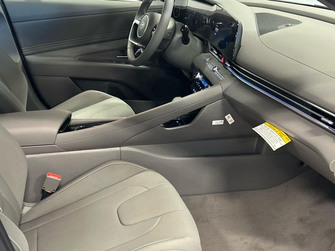 New 2025 Serenity White Hyundai SEL Sport image 34