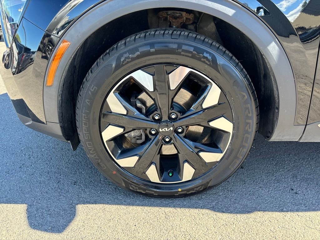 Used 2023 Black Kia X-Line image 11