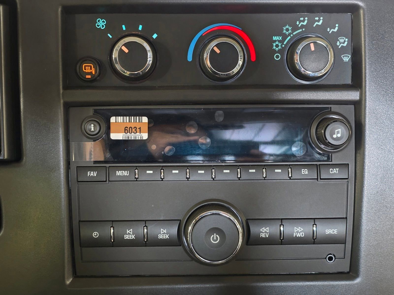 2026 Chevrolet Express Cargo Work Van - Photo 31