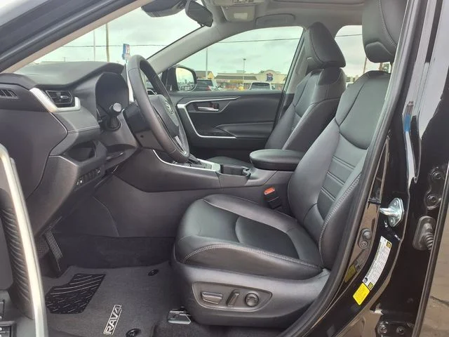 Used 2025 Black Toyota XLE Premium image 22