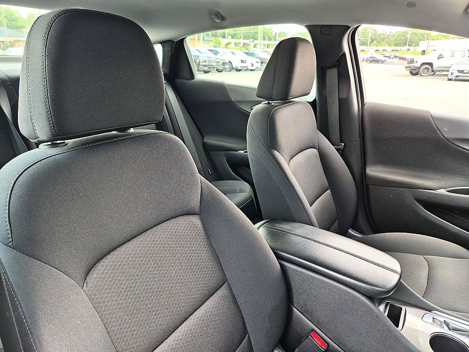 Used 2024 Summit White Chevrolet LT image 31