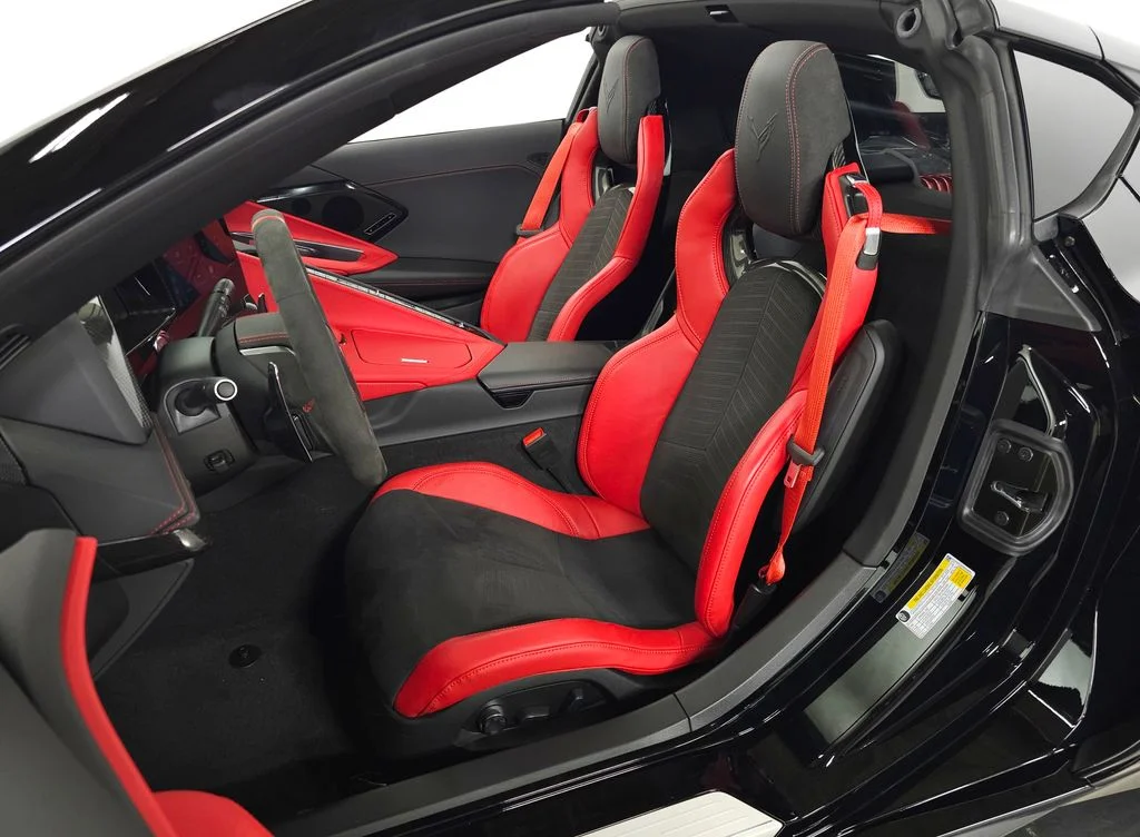 Used 2025 Black Chevrolet Z06 image 23
