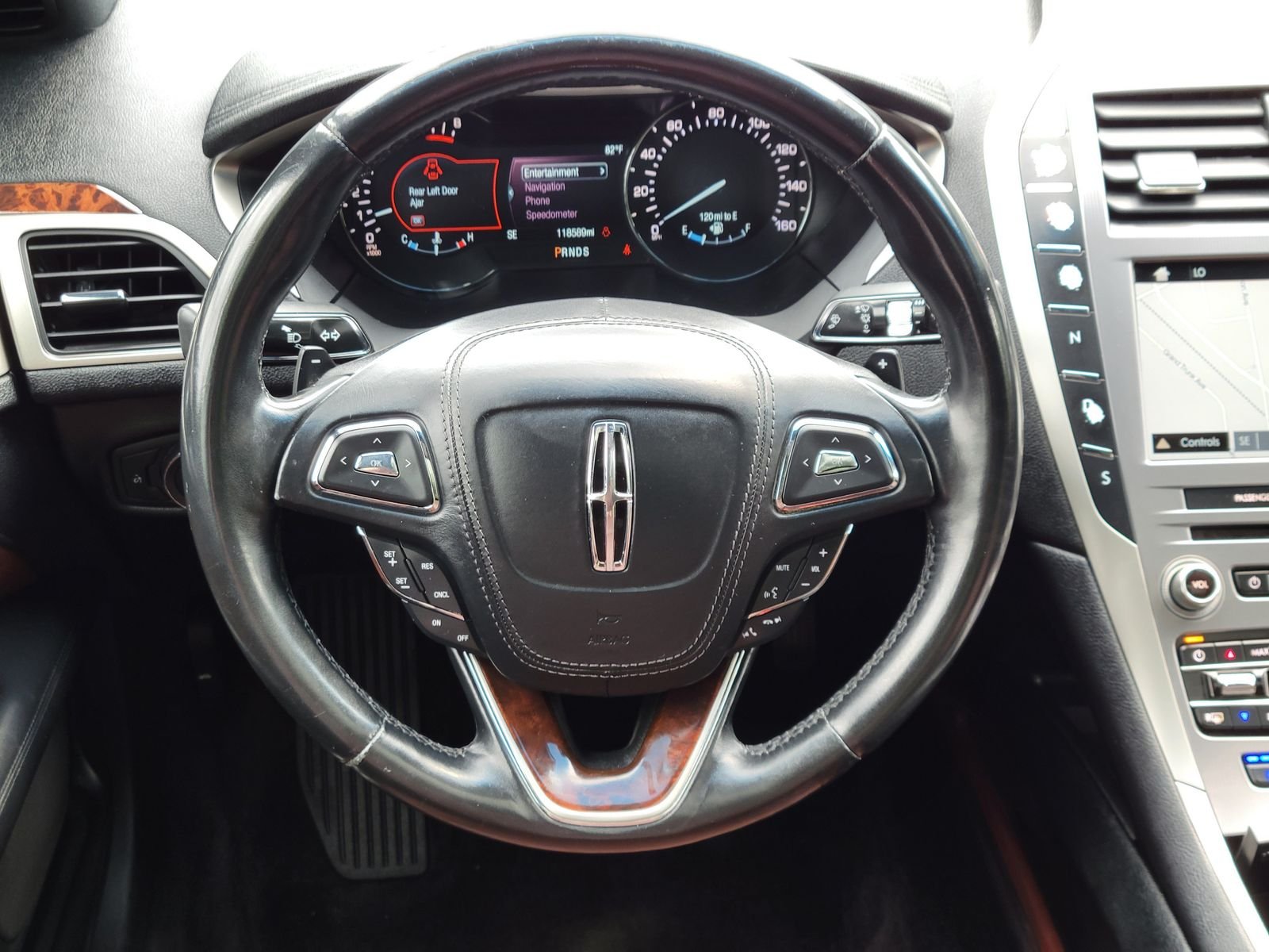 Used 2017 Black Lincoln Reserve image 29